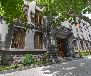 Բնակարանային գողություններ կատարելու մեջ մեղադրվող անձը հանձնվել է Ավստրիայի իրավասու մարմիններին
